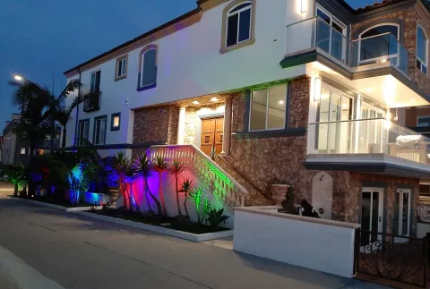 Hermosabeachproject  interview with Ericco Studio. 
https://zomagazine.com/ericcostudio-hermosa-beach/